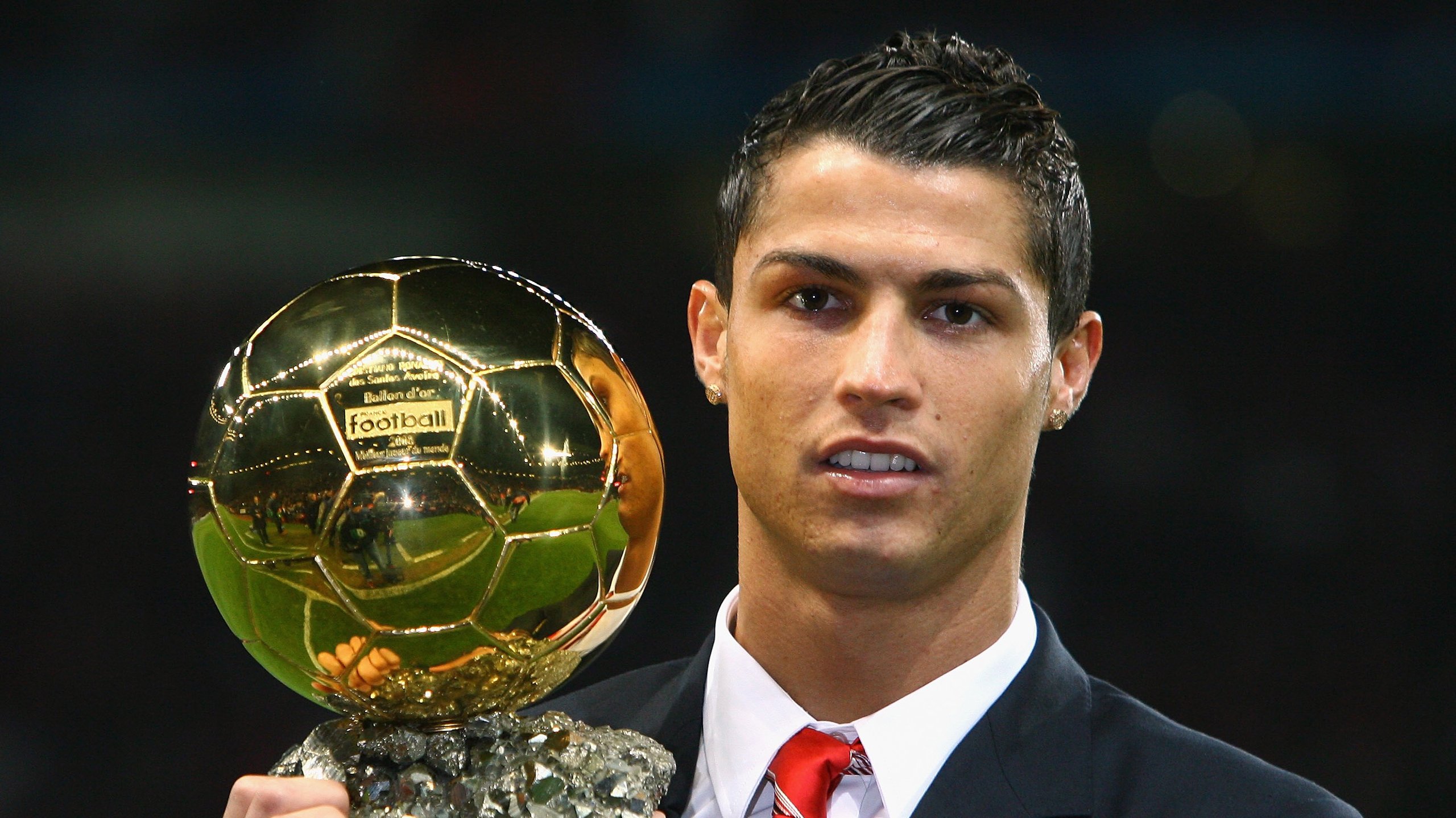 绿茵场上的南美风暴，厄瓜多尔奇迹之夜，欧冠淘汰赛焦点战上演惊天逆转