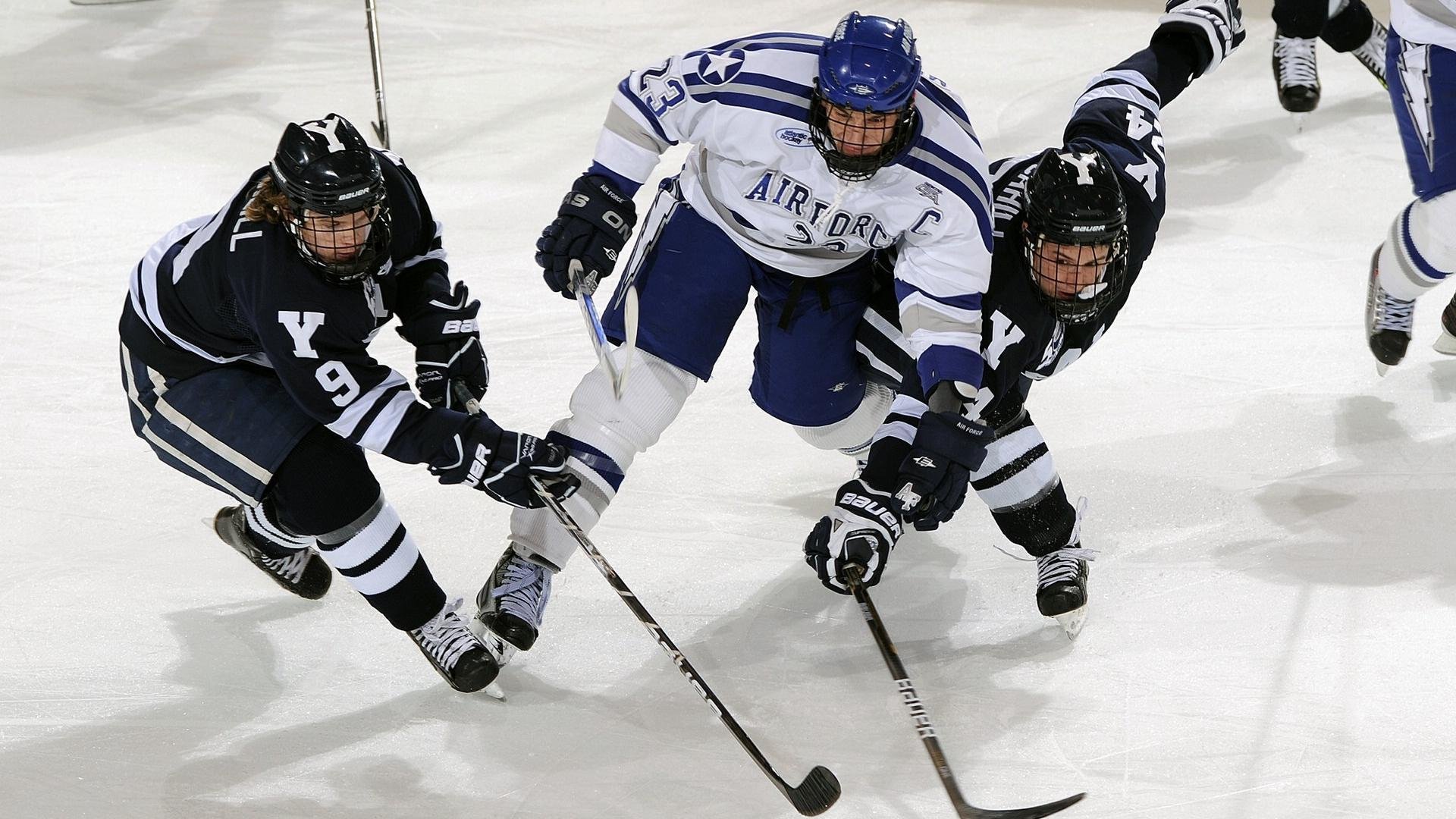 墨西哥门神粉碎枪手梦想,英超争冠焦点战上演戏剧性转折